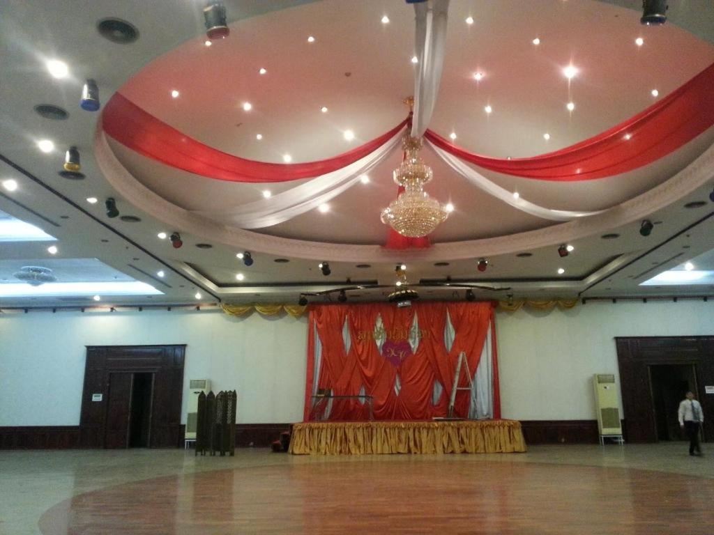 Angkham Hotel Vientiane Buitenkant foto